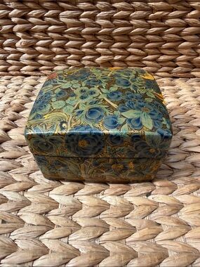 Vintage 70s Hand Painted Kashmir India Papier Mâché Trinket Box Floral Bird